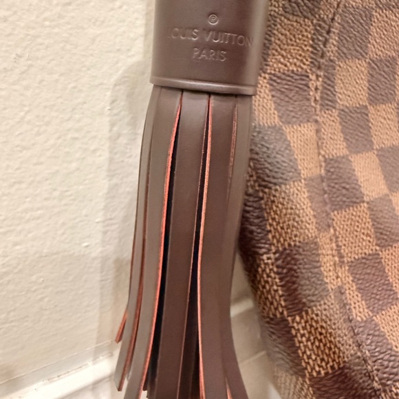 Louis Vuitton
Damier Ebene South Bank Besace Crossbody/Shoulder Bag - Picture 8 of 16